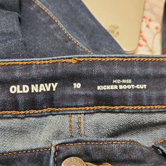 Old Navy Women's Mid-Rise "Kicker Bootcut" Dark Wash Jeans Size 10 - Picture 6 of 7